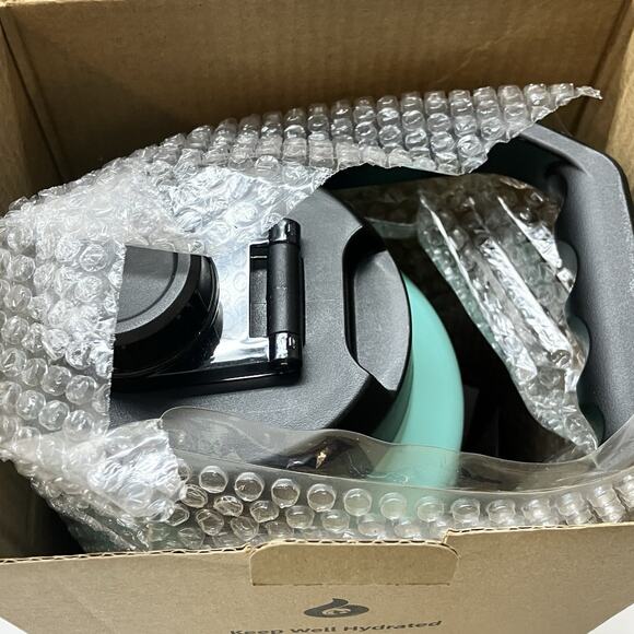 BJPKPK 87 oz. Ombré Insulated Water Bottle Carrying Handle Stainless Steel - Picture 6 of 8